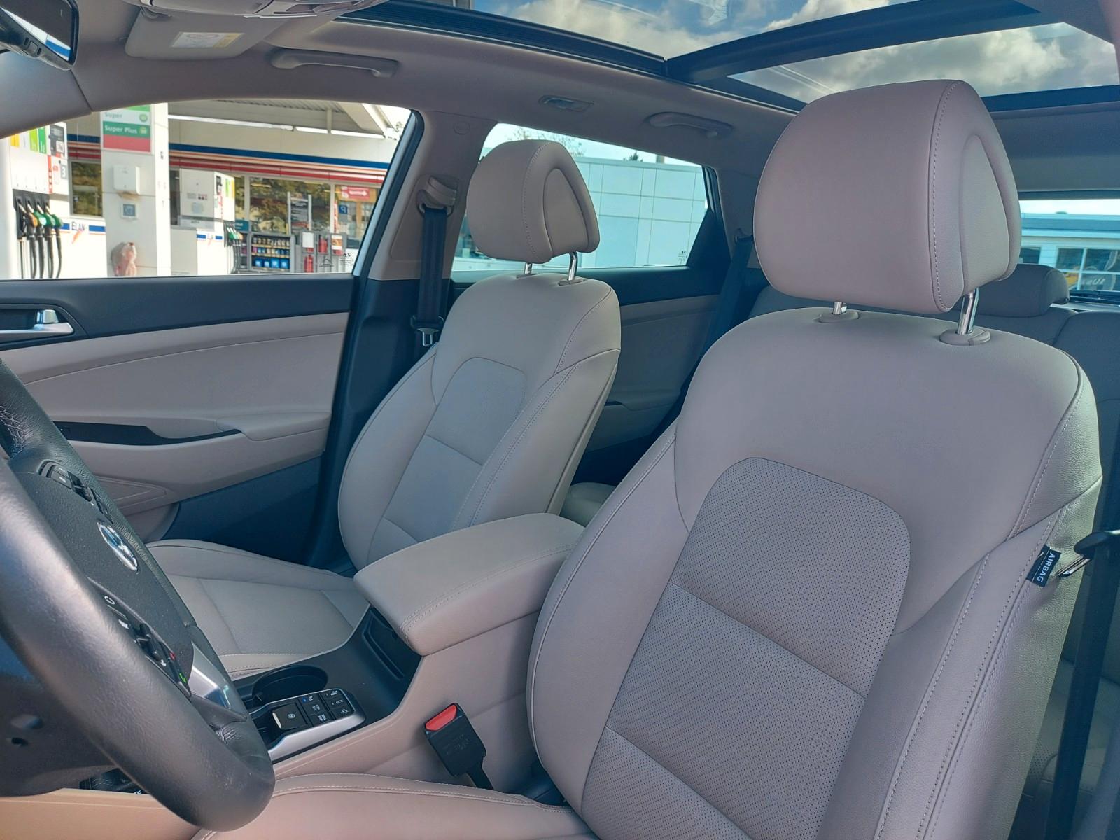 Hyundai Tucson blue Premium Pano Radar Leder Sitzklima