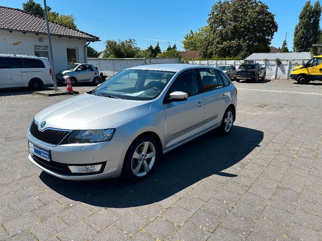 Skoda Rapid Spaceback AT Style Navi/Xenon/Shzg/PDC 1.H