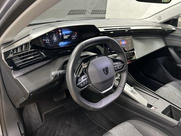 Peugeot 408 - 8