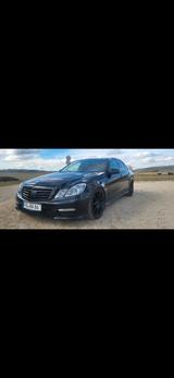 Mercedes-Benz E 63 AMG All Black, tiefer, V8 Bi Turbo  - Mercedes-Benz E 63 AMG: Limousine