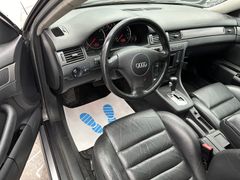 Fahrzeugabbildung Audi A6 Lim. 2.5 TDI Automatik BOSE Xenon Schiebedach