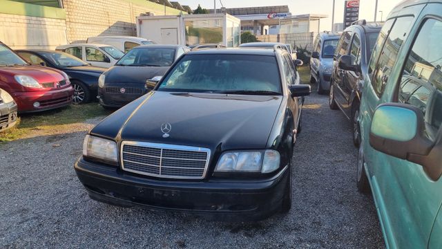 Mercedes-Benz C 180 T SPORT