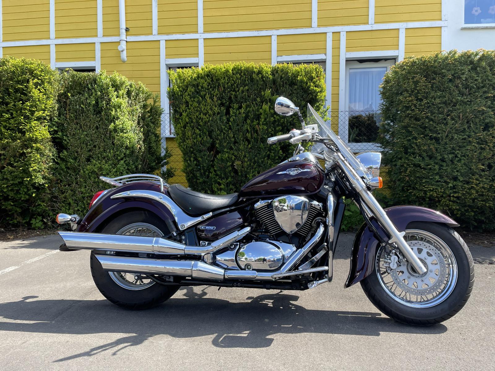 Suzuki VL 800