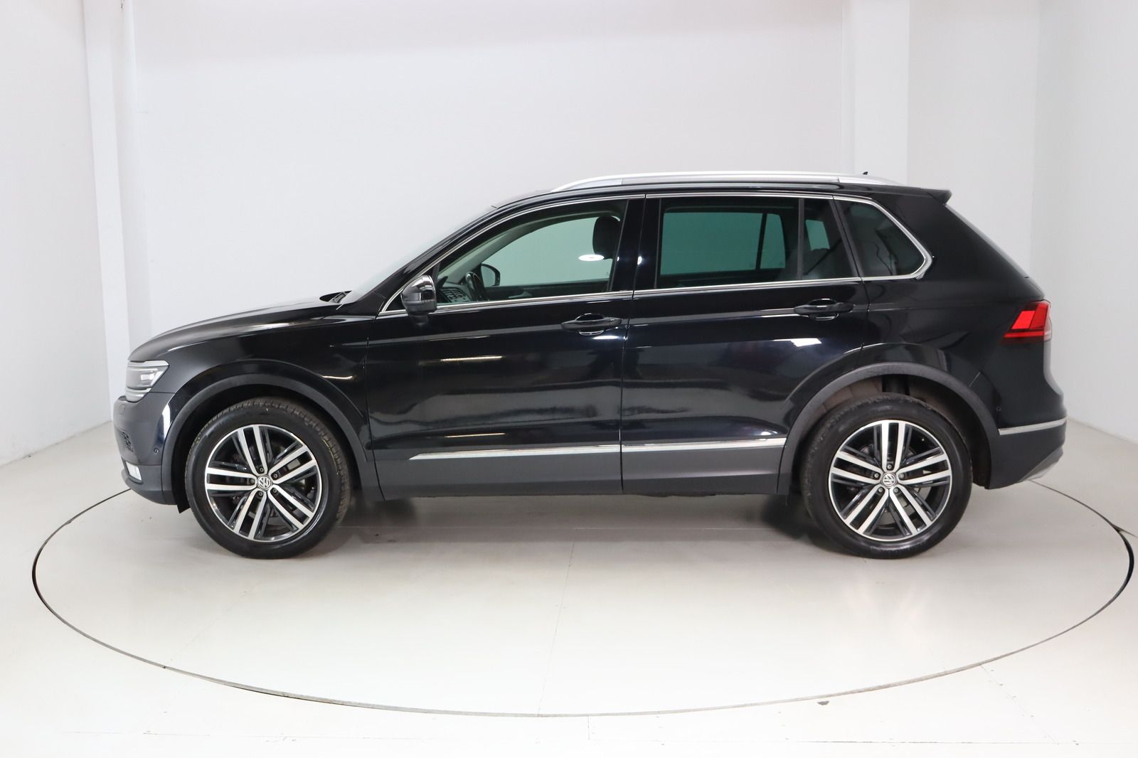 Fahrzeugabbildung Volkswagen Tiguan 2.0 TDI 4Motion * Memory * Leder * Pano H