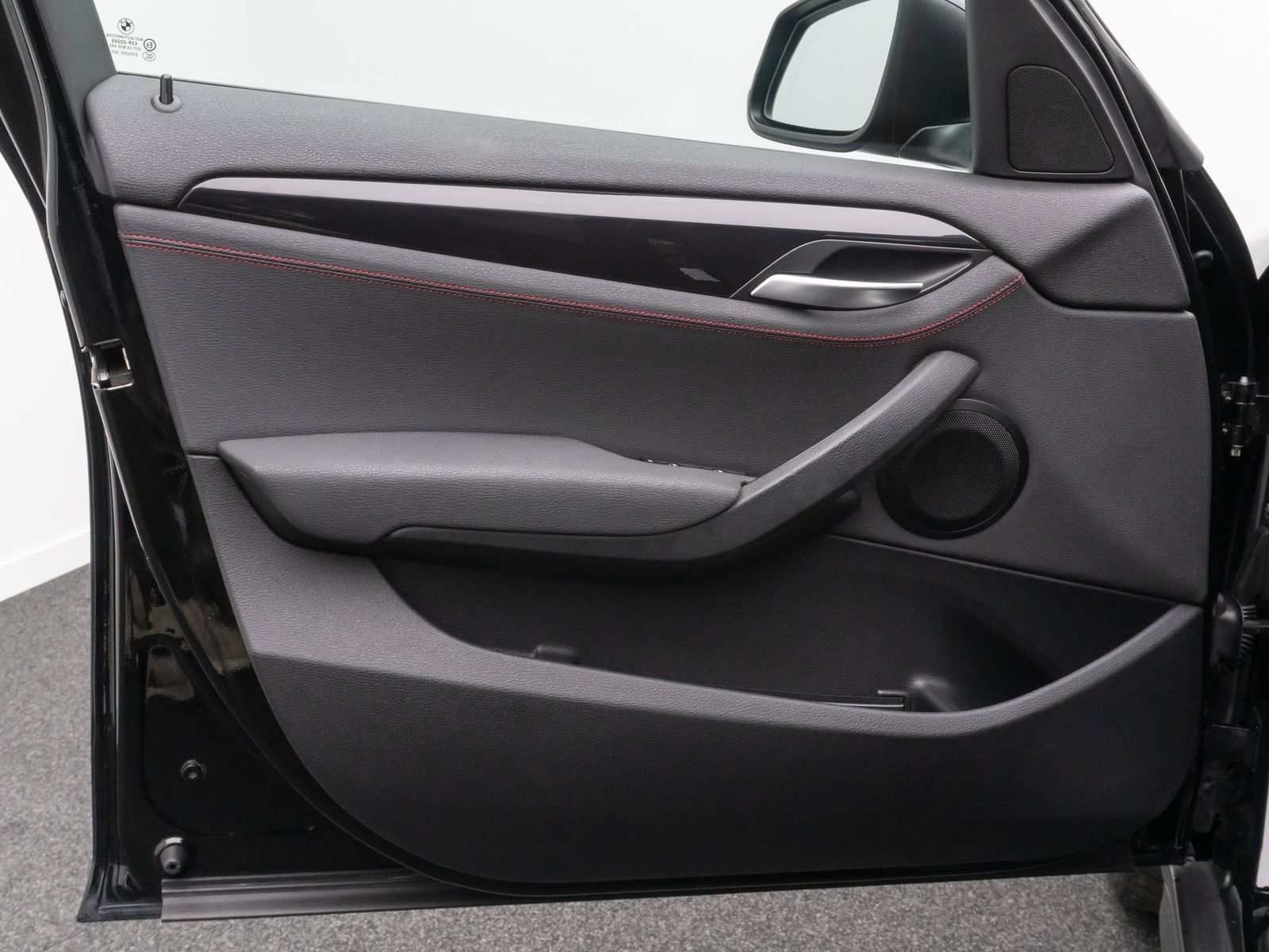 Fahrzeugabbildung BMW X1 sD18i Sport Line Xenon PDC NaviBusiness 18"