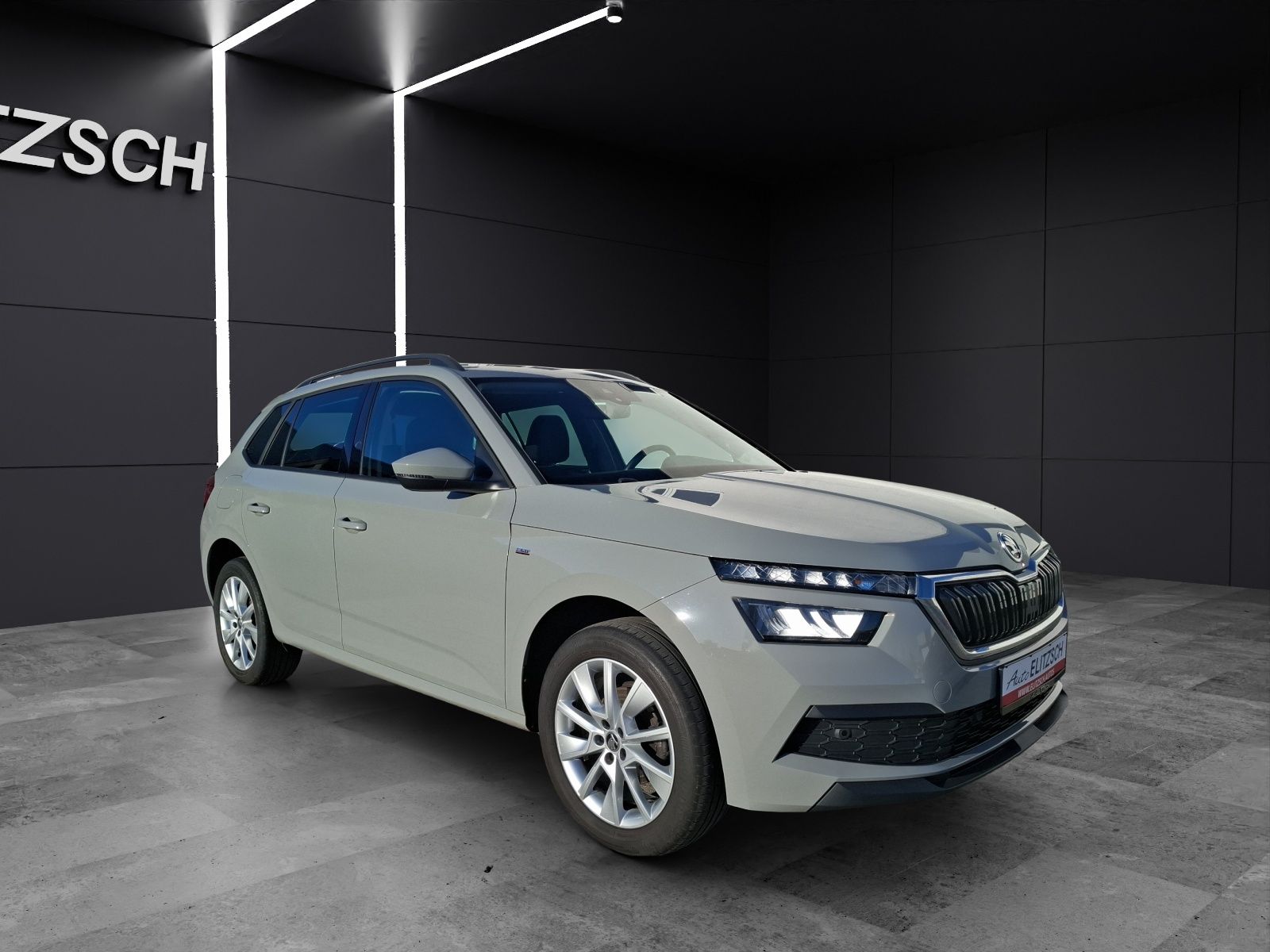 Fahrzeugabbildung SKODA Kamiq TSI Clever LED Navi VC GRA PDC SH LM