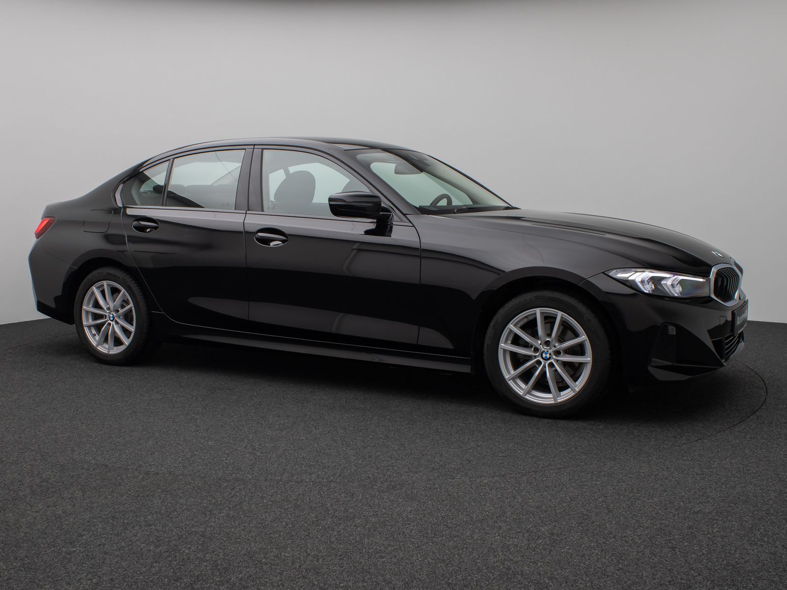 Fahrzeugabbildung BMW 318i DAB PDC Widscreen Geschwindigkeitsreg LED