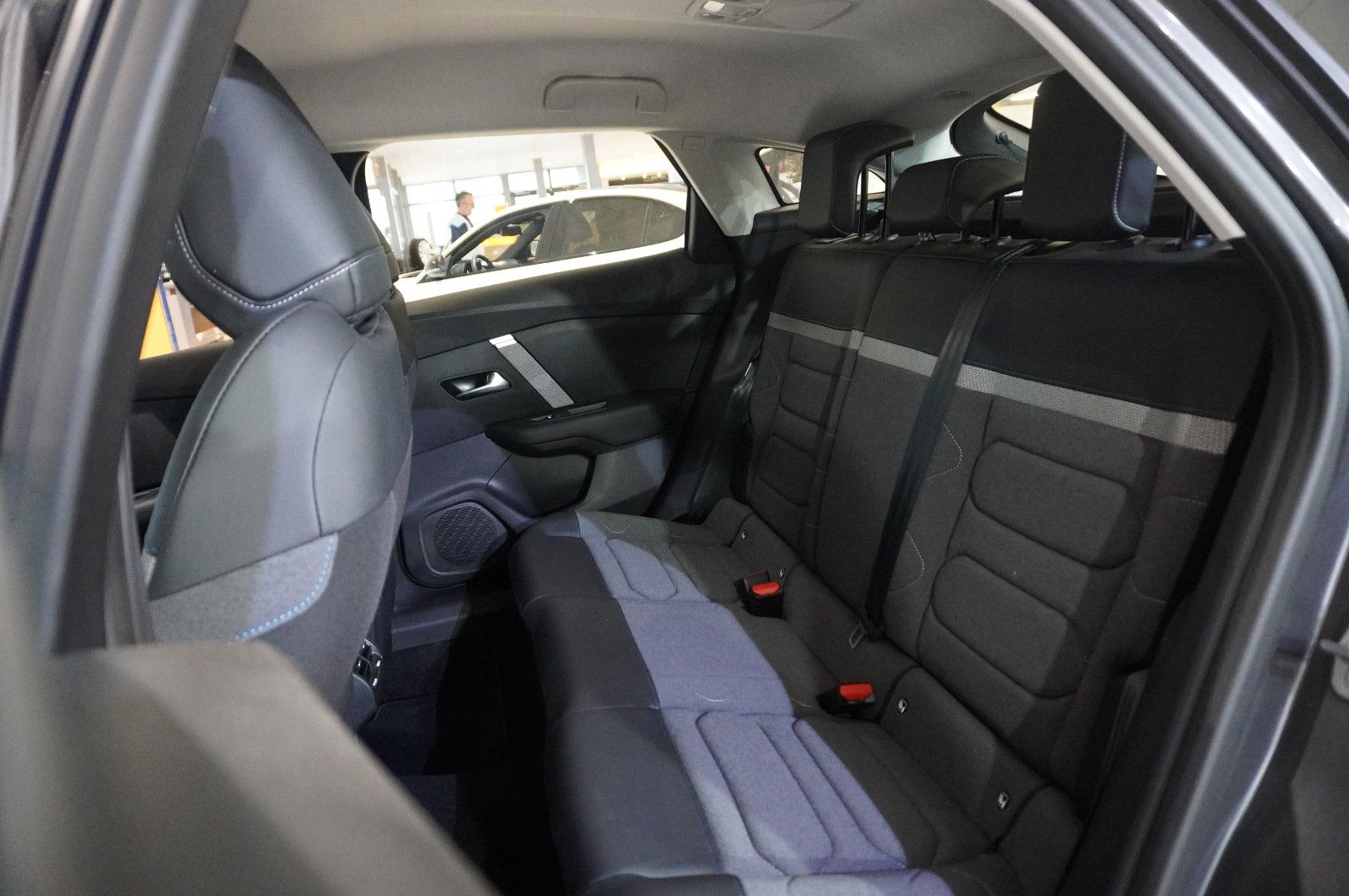 Fahrzeugabbildung Citroën C4 Lim. 1.2T PLUS NAVI/LED/KAMERA/SPORT /VIR/DAB