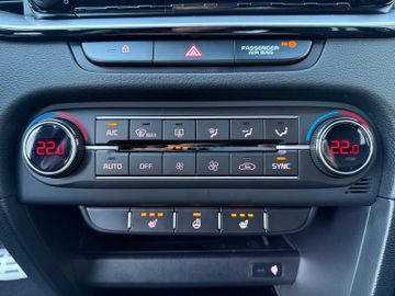 Kia XCeed 1.6T GT-Line 180 DCT7 Glasdach Navi Kamera