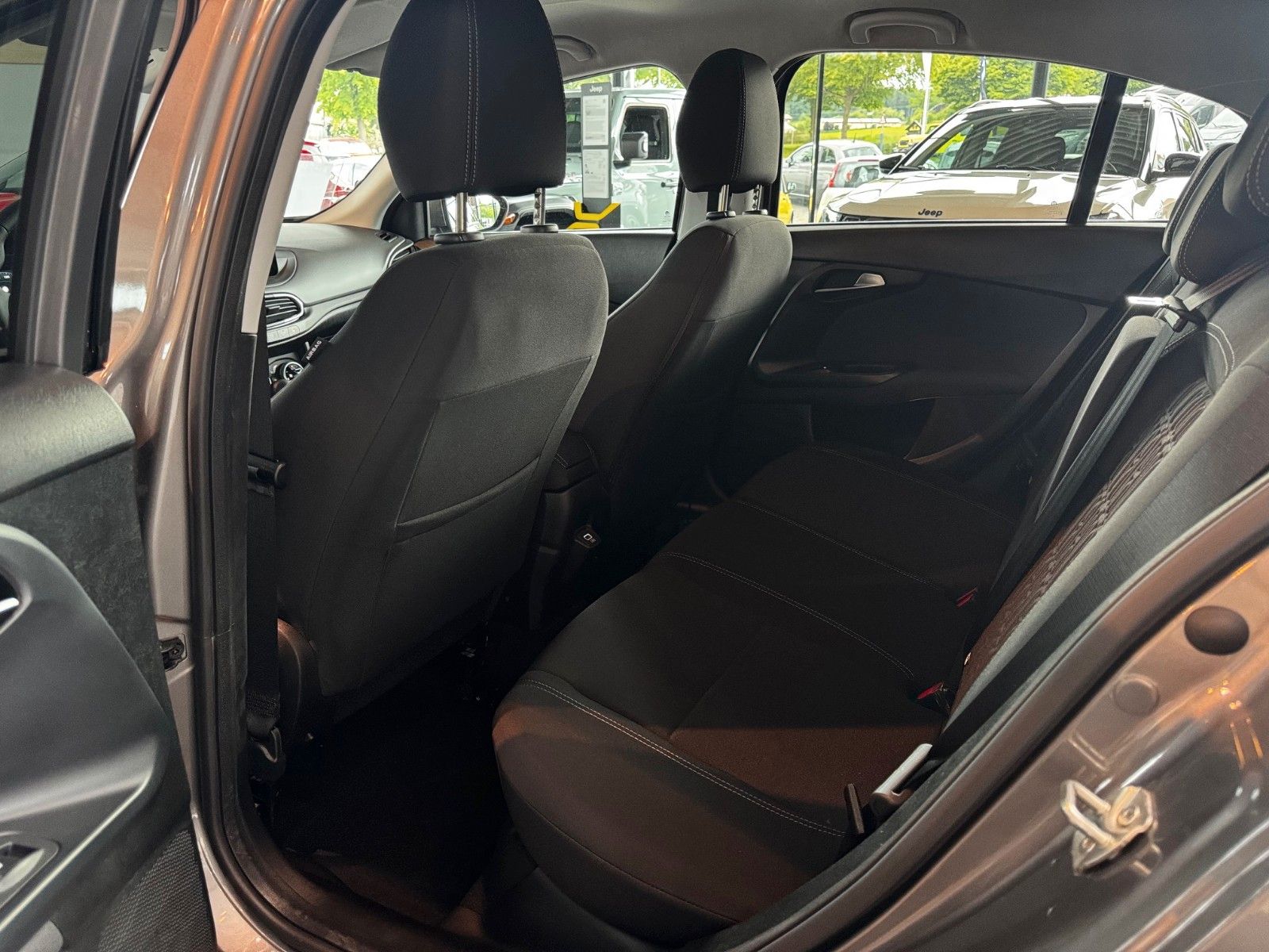 Fahrzeugabbildung Fiat FIAT TIPO MY23-CROSS 1.5 GSE KAMERA SITZH ACC
