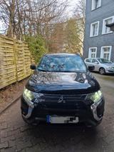 Mitsubishi top gepflegt 7 Sitzer - Mitsubishi Outlander in Solingen