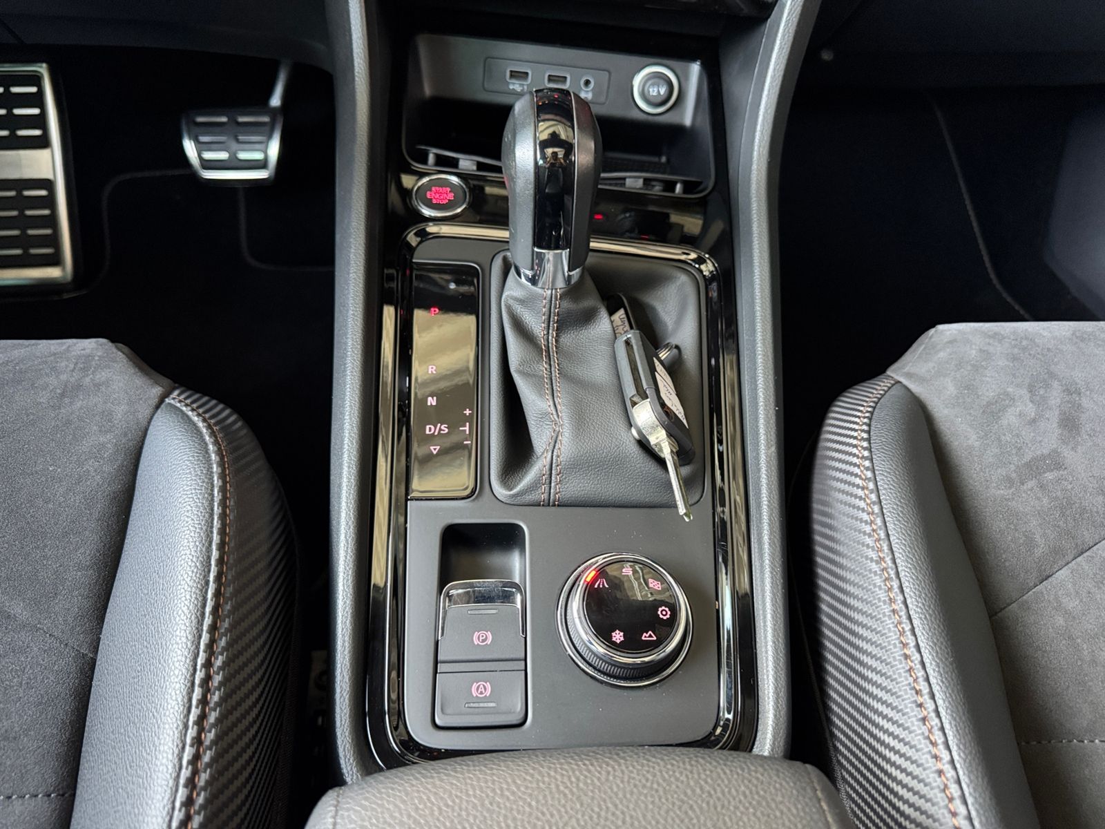 Fahrzeugabbildung CUPRA Ateca 2.0 TSI 4DriveLED NAVI AHK PANO