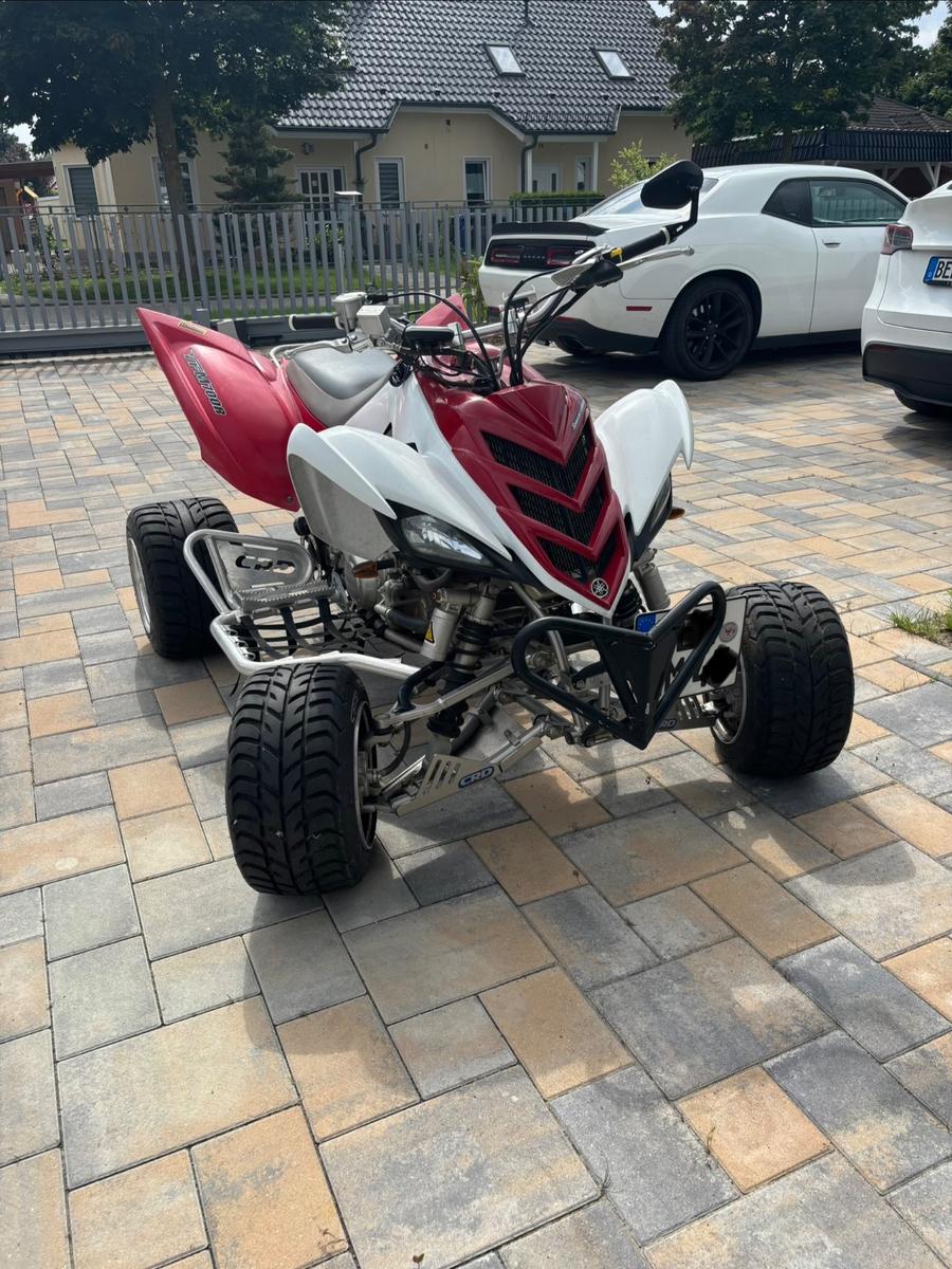 Yamaha Raptor 2009 — вигляд ззаду