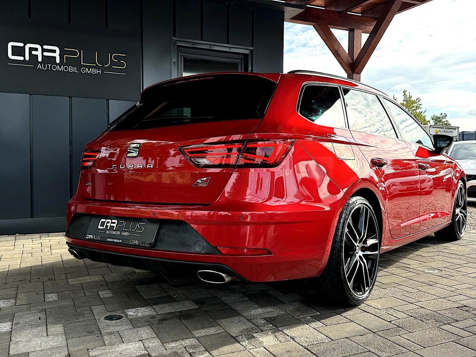 Fahrzeugabbildung SEAT Leon ST Cupra 300 4Drive Performance *ACC*DAB*