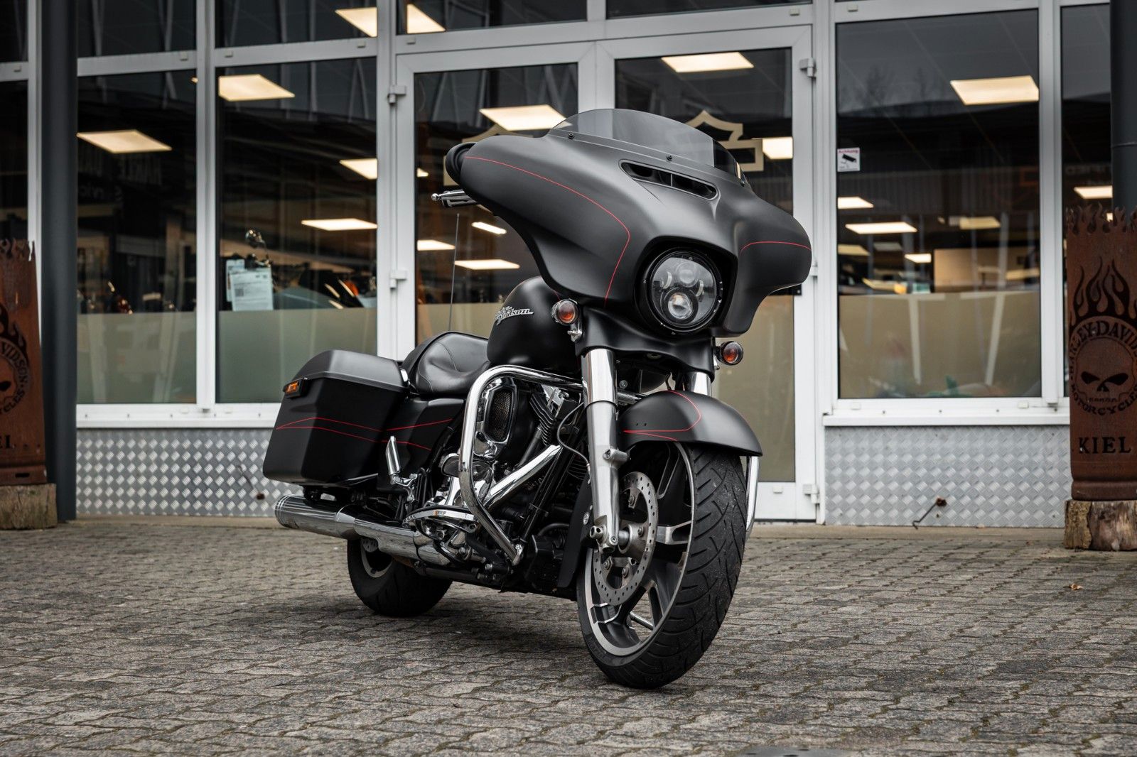 Fahrzeugabbildung Harley-Davidson FLHX Street Glide 103 cui - Jekill & Hyde -