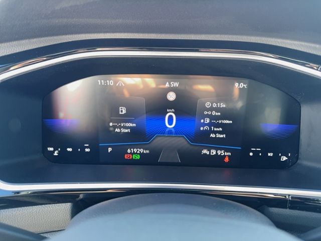 T-Roc R-LINE 1.5 TSI DSG PANO NAVI REAR VIEW AHK