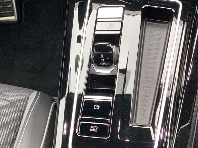 Golf VIII 1.5eTSI DSG R-Line