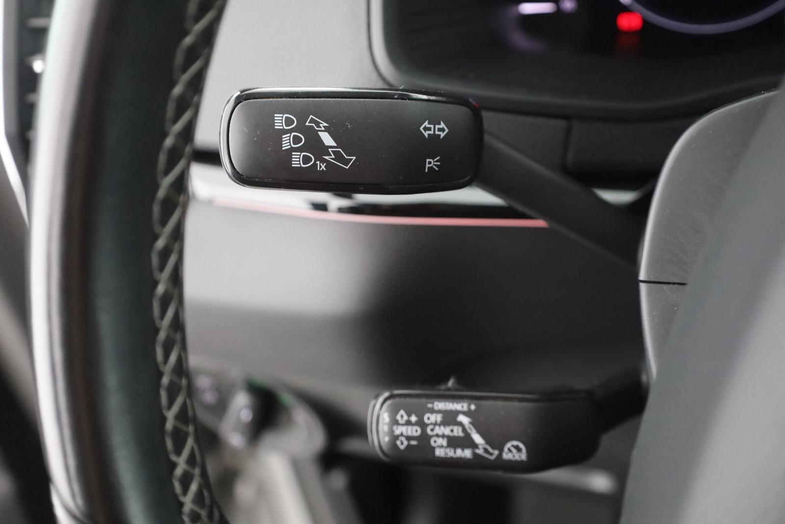 Skoda Karoq 1.5 TSI DSG Sportline LED ACC Kamera Navi
