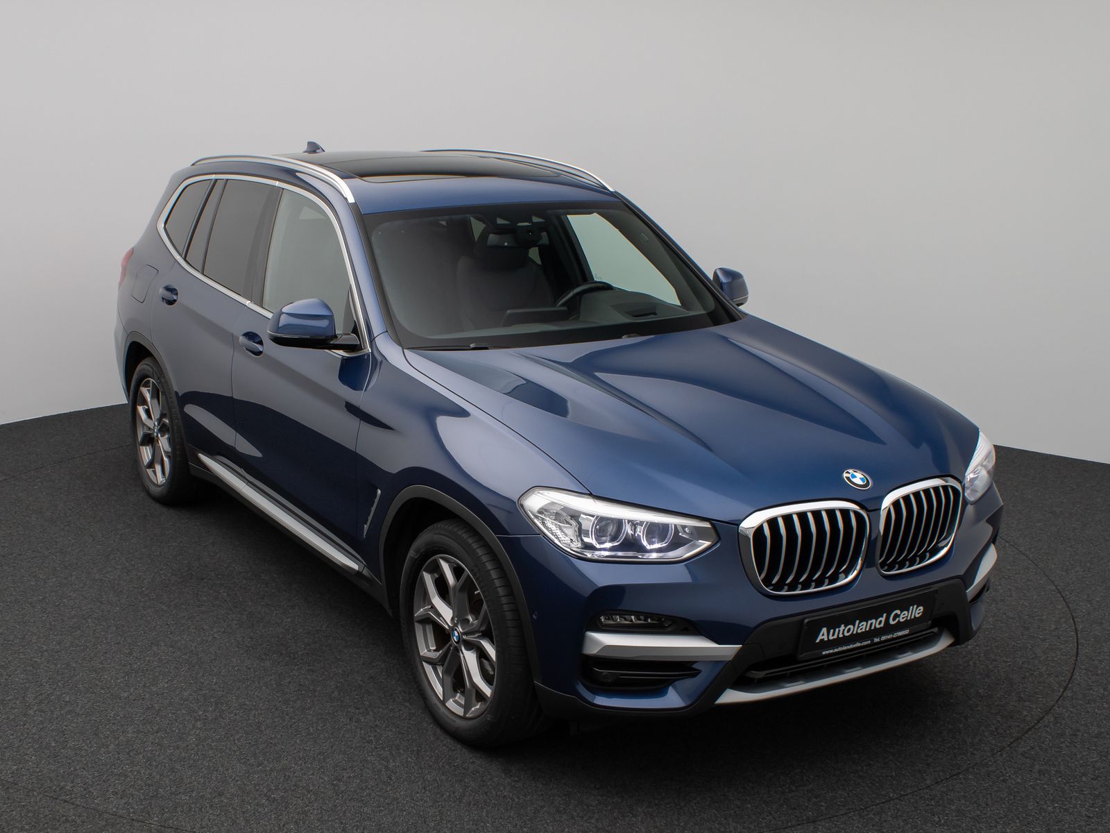 Fahrzeugabbildung BMW X3 xD20d xLine Kamera Panorama DAB HUD HiFi AHK