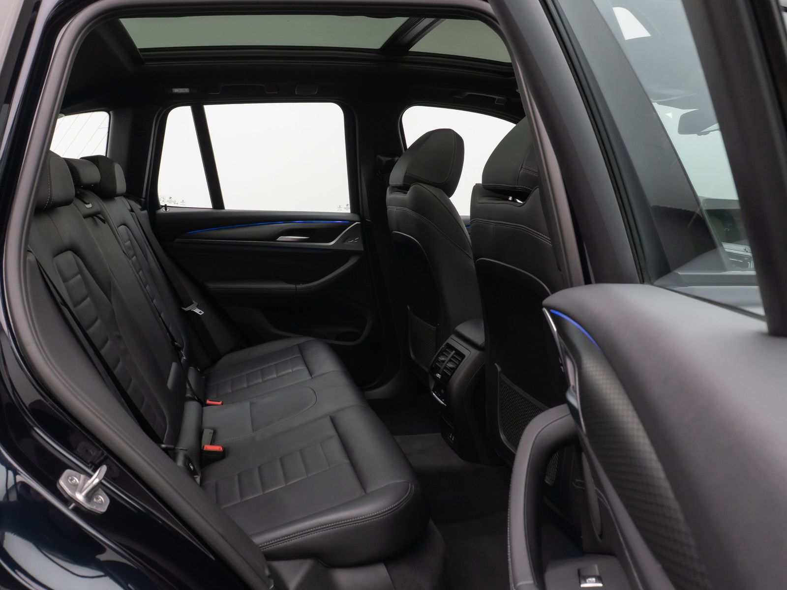 Fahrzeugabbildung BMW X3 xD20i M Sport Panorama 360°DAB HiFi Komfort