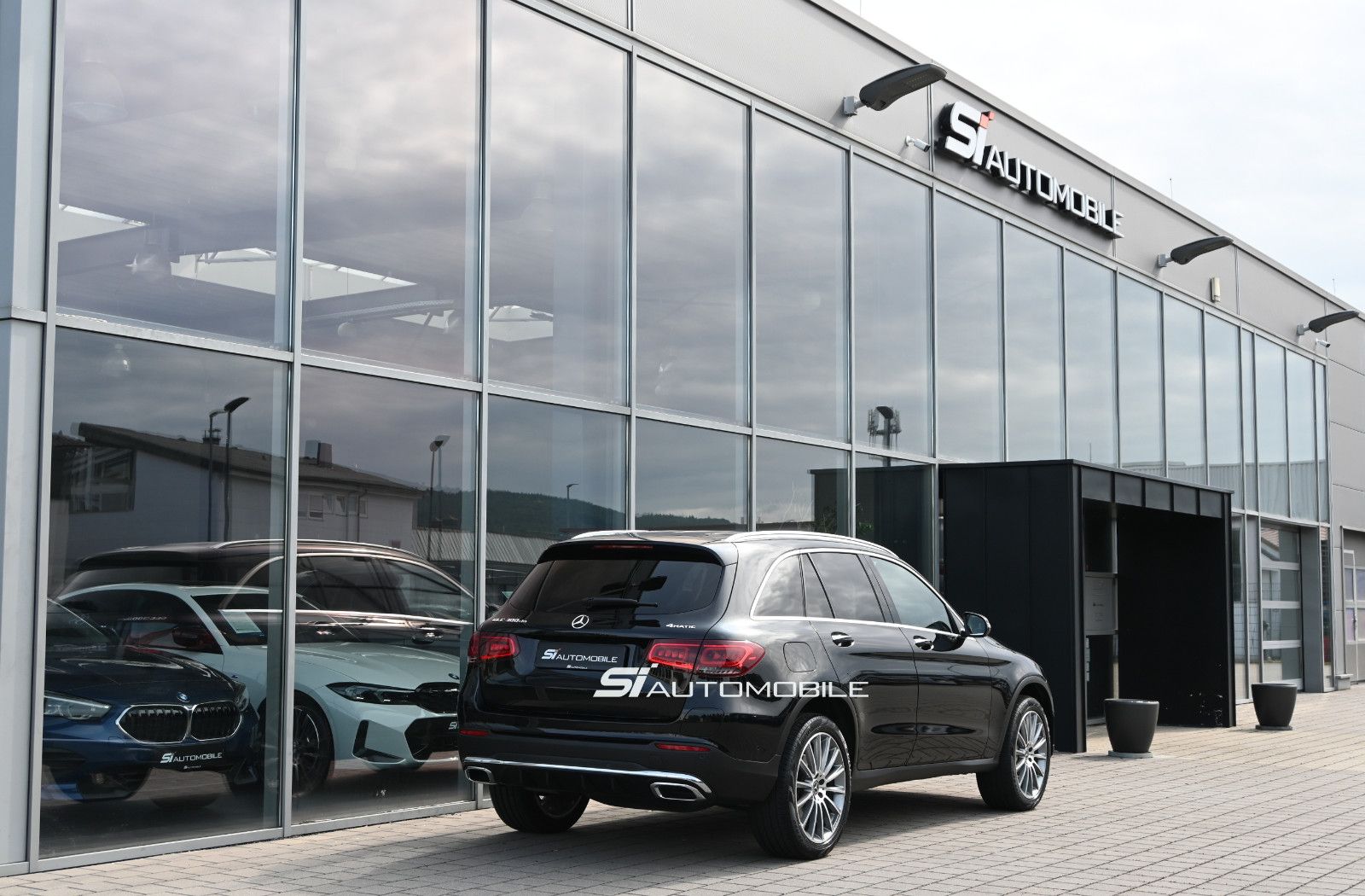 Fahrzeugabbildung Mercedes-Benz GLC 300 de 4MAT. AMG LINE °ACC°HEAD-UP°MEMORY°