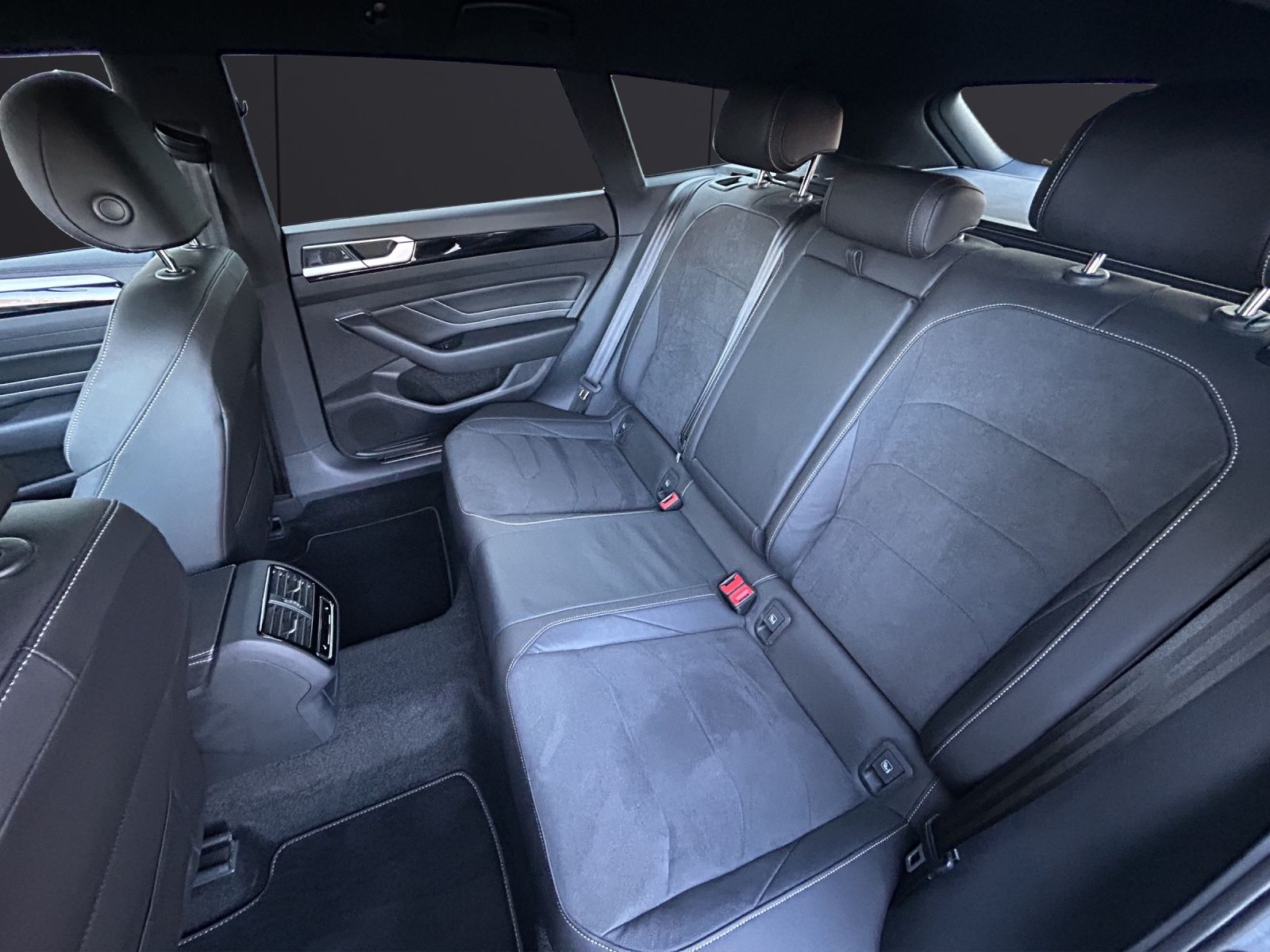 Fahrzeugabbildung Volkswagen Arteon SB R-Line TDI DSG LED ACC SHZ PDC Navi Kl