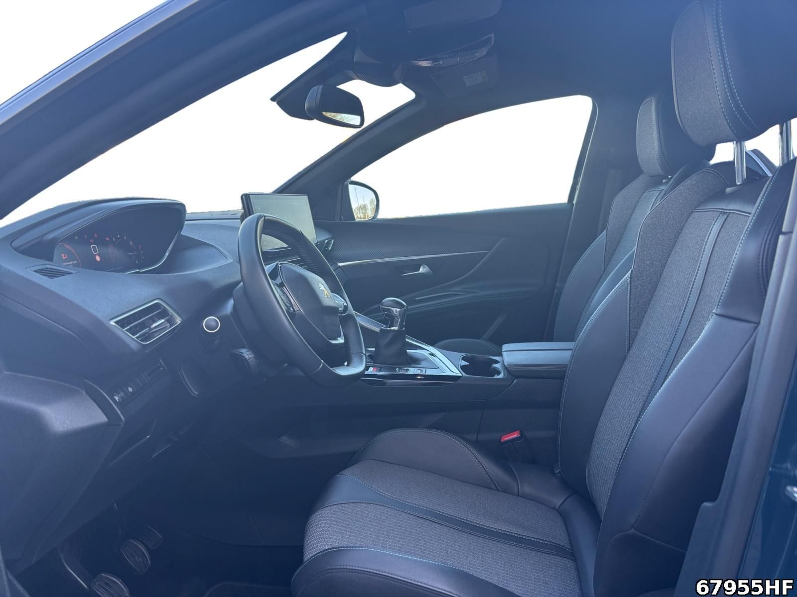 Fahrzeugabbildung Peugeot 3008 Allure +SHZ+CARPLAY+KEYLESS+180KMERA