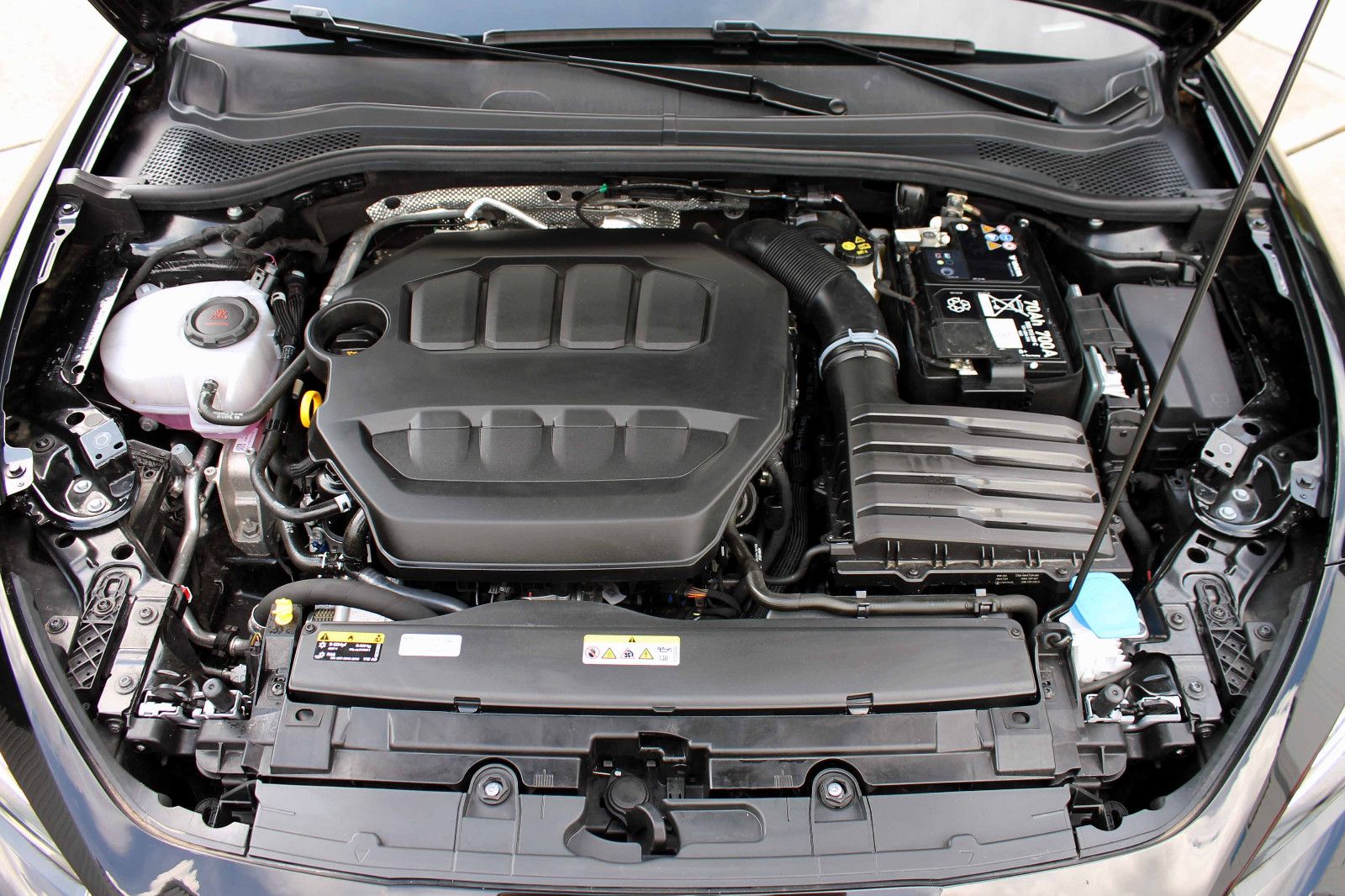 Fahrzeugabbildung CUPRA Leon VZ 2.0 TSI DSG ACC LED KAM PDC ESD PANO LHZ