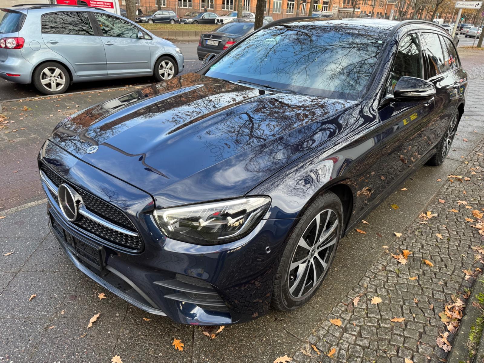 Mercedes-Benz E 300 de t AMG-PANO-ACC-LED-