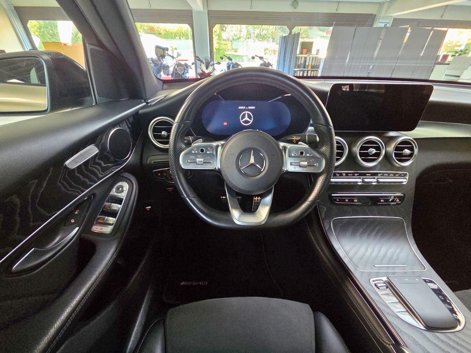 MERCEDES-BENZ GLC 200 — zdjęcie 14
