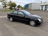 Mercedes-Benz C 320 (Rentnerfahrzeug, wenig KM) - Mercedes-Benz C 320 mit Benzin-Antrieb