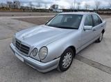 Mercedes-Benz W210 220d Excellence 1995 TO... - Mercedes-Benz: 210d