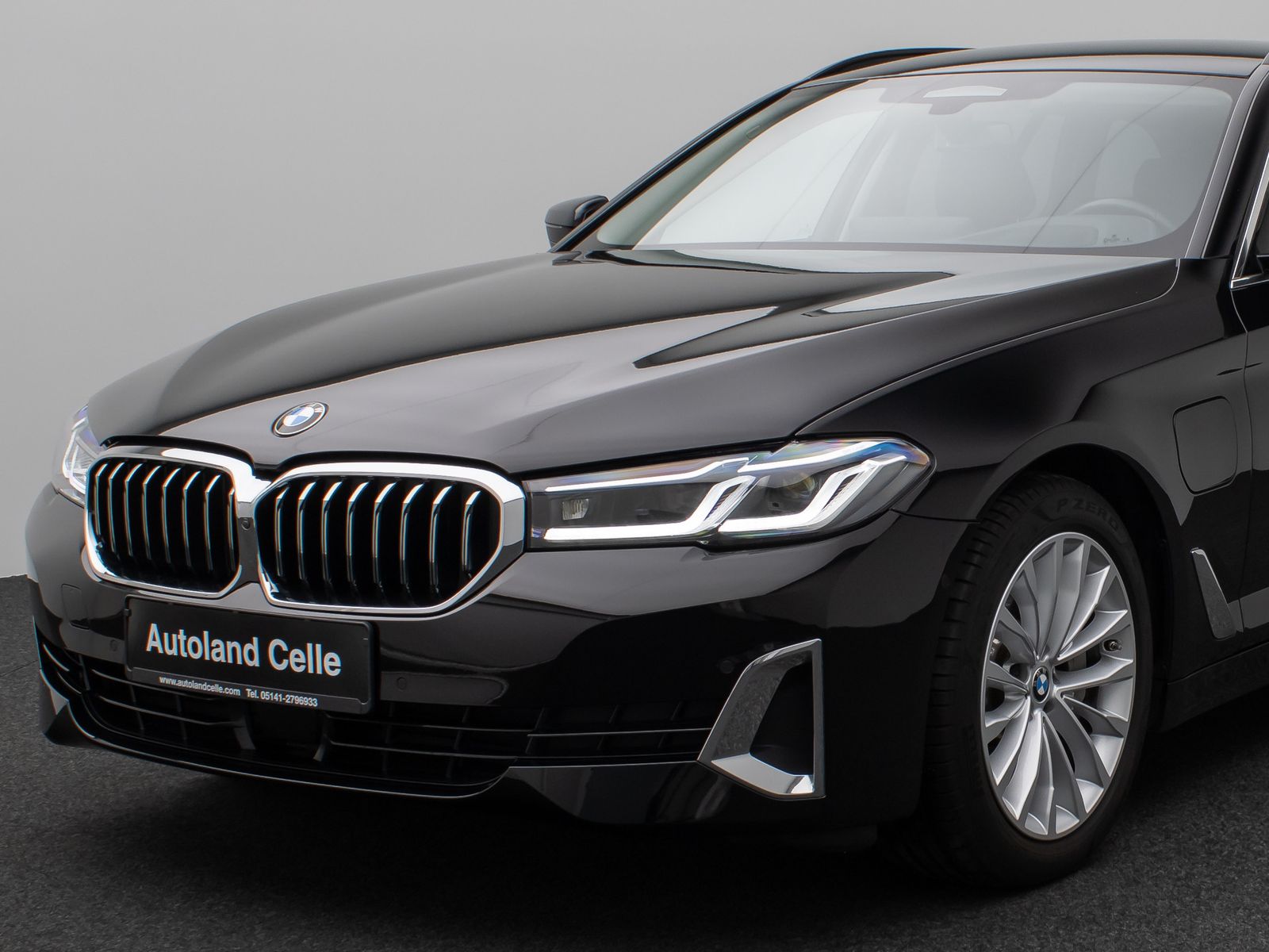 Fahrzeugabbildung BMW 530e xD LuxuryLine 360°Laser HUD DAB H/K ACC AHK