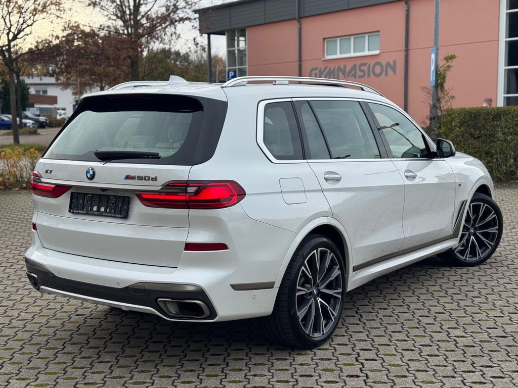 BMW X7 M50