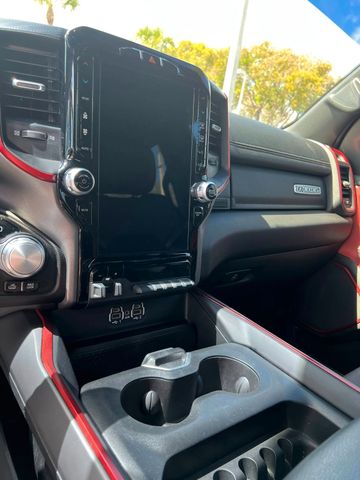 Dodge RAM Rebel 1500 4x4 Crew Cab unfallfrei