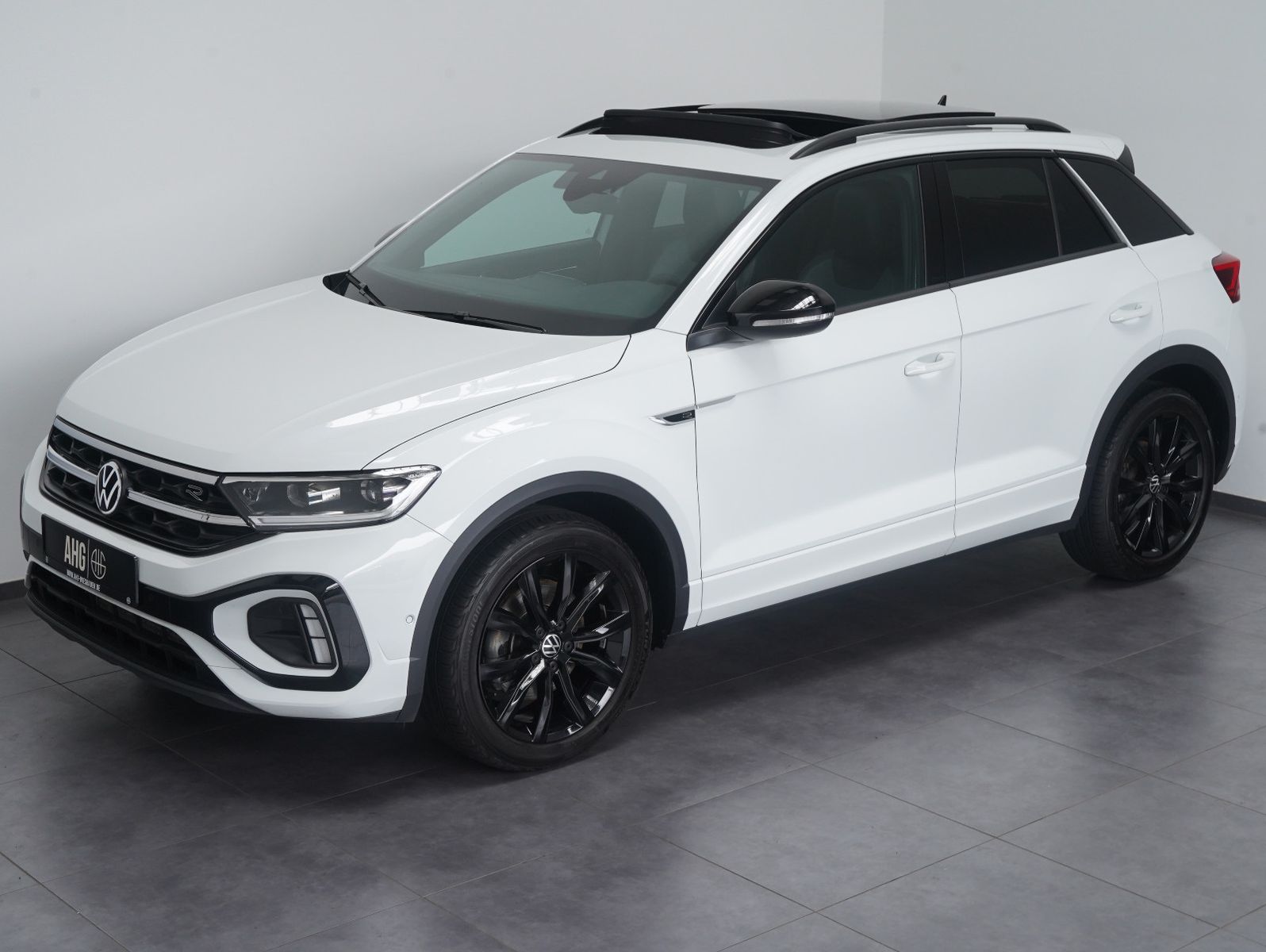 Fahrzeugabbildung Volkswagen T-Roc 1.5 TSI DSG R-Line BLACKSTYLE PANO