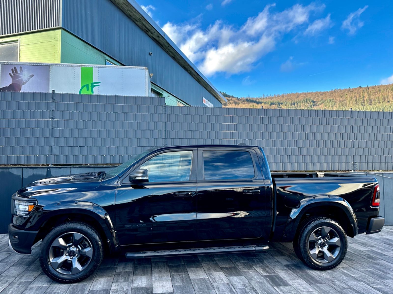 Dodge RAM 5,7 V8 WIDEBODY-OEM REBEL-OFFROAD-EDITION imagem 2