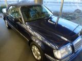 Mercedes-Benz E 220,Cabrio,Leder,Klimaanlage.Windschott - Mercedes-Benz E 220 mit Benzin-Antrieb: Cabrio, Automatik
