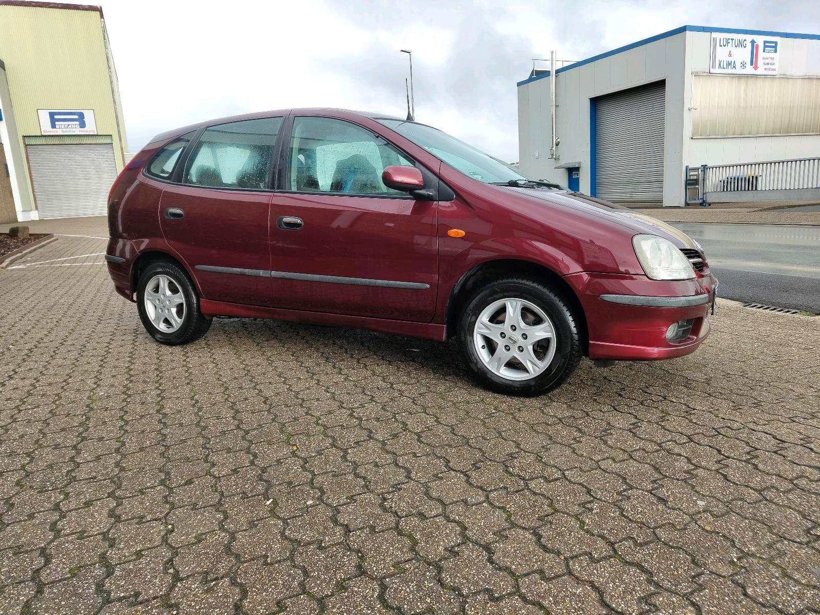 Nissan Almera Tino