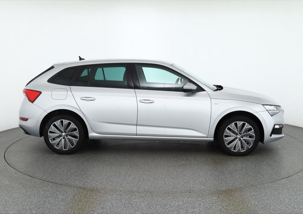 Skoda Scala 2023 г. Серебристый, пробег 55803 км