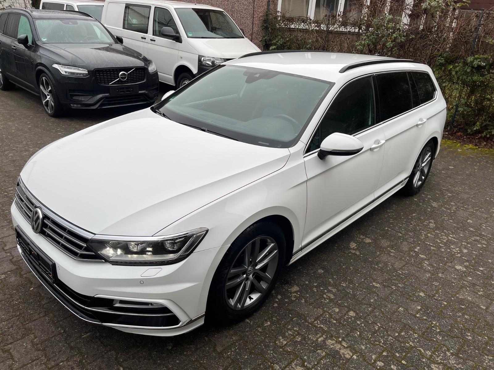 Volkswagen Passat 2.0TDI  R-Line HUD LED ACC Massage