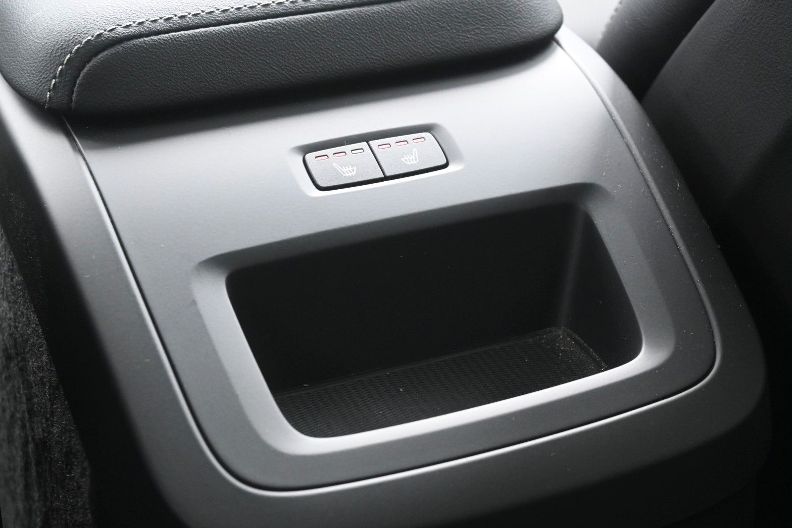 Fahrzeugabbildung Volvo XC60 T8 Ultimate Bright RC Plug-In B&W*LUFT*360°