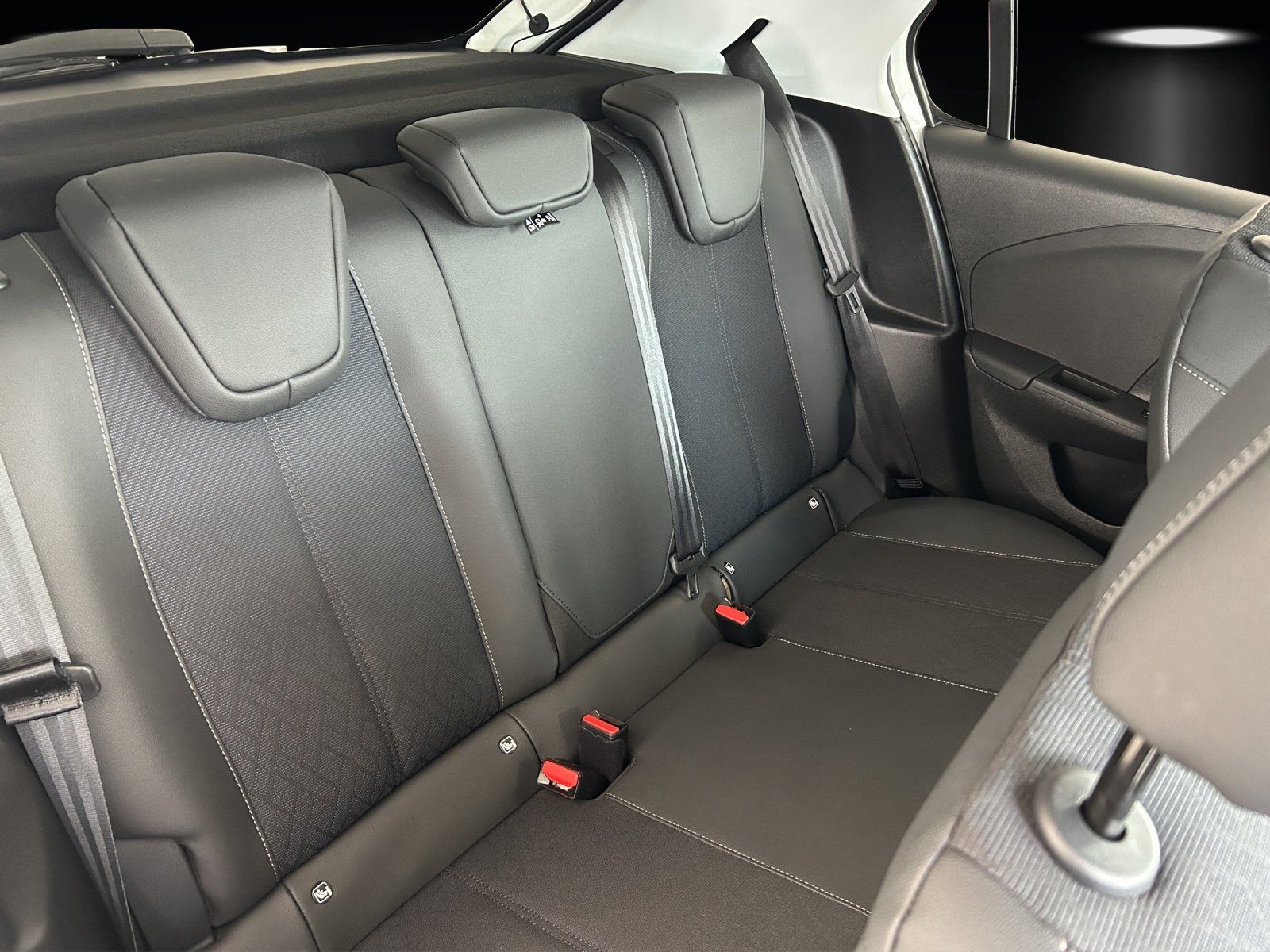 Fahrzeugabbildung Opel CorsaF 1.2 Turbo Elegance SHZ SHgepfl. Teilleder