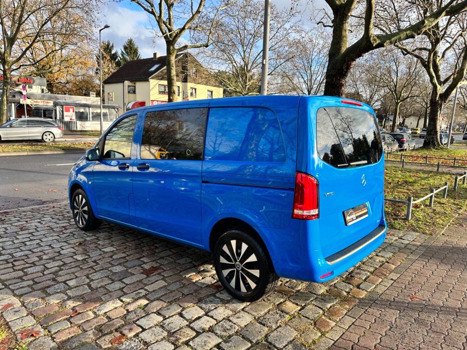 Fahrzeugabbildung Mercedes-Benz Vito 124 CDI Kompakt 4x4 Mixto*2xEl.Tür*LED*VOLL