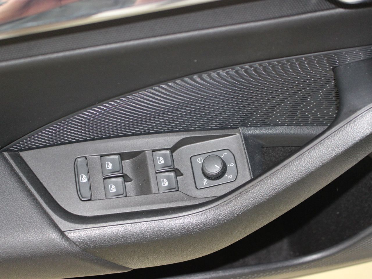 Fahrzeugabbildung SKODA Octavia Combi 1.5 TSI e-TEC Style AHK/ACC/Navi