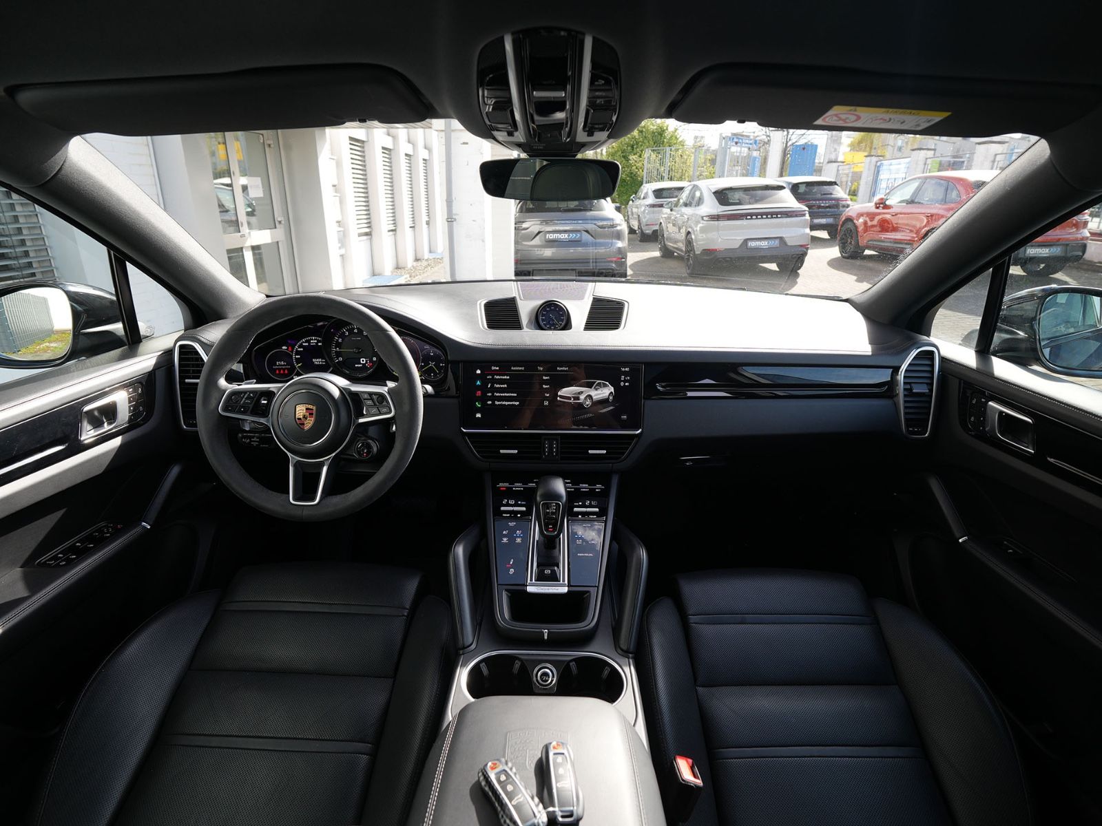 Porsche E-Hybrid Coupé SPORTDESIGN-PAKET-SPORTABGAS.-22" foto 4
