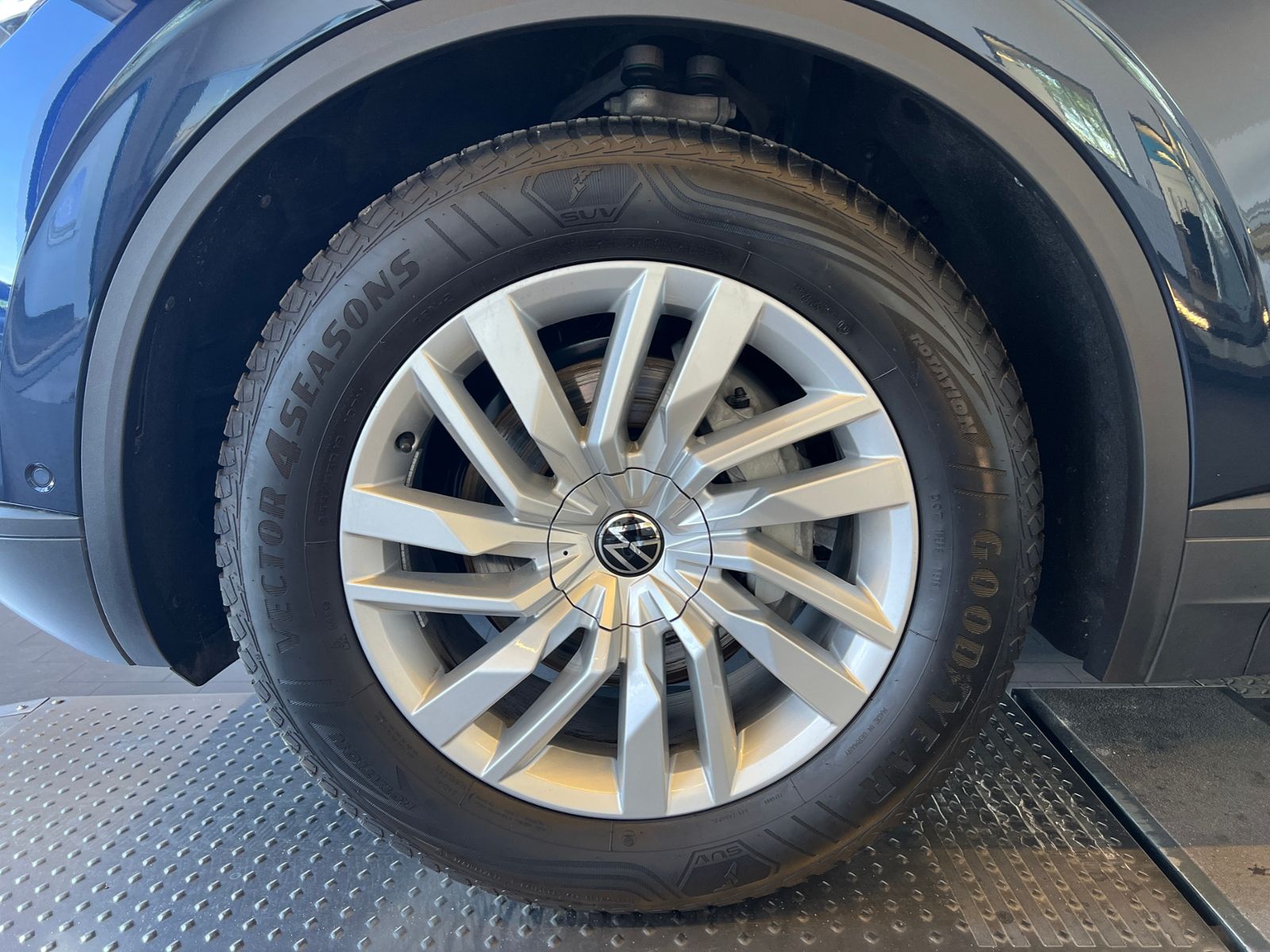 Fahrzeugabbildung Volkswagen Touareg 3.0 TDI 4MOTION *AHK, Luft, ACC, 19''-LM