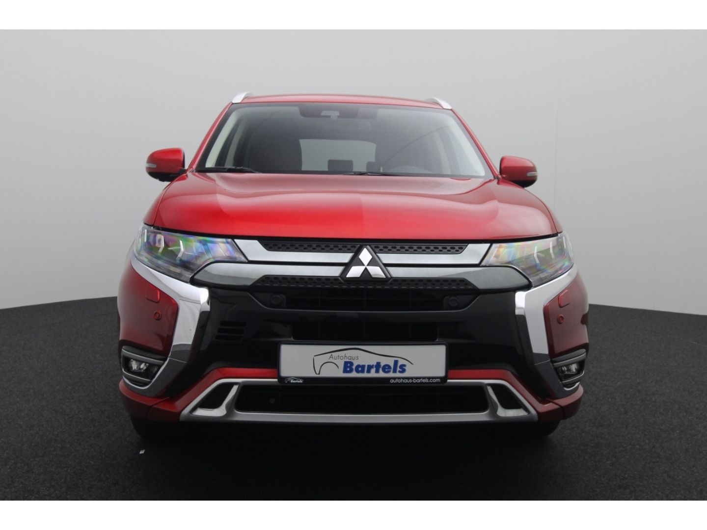 Fahrzeugabbildung Mitsubishi Plug-in Hybrid Outlander PHEV 2.4 Plus 4WD ACC,