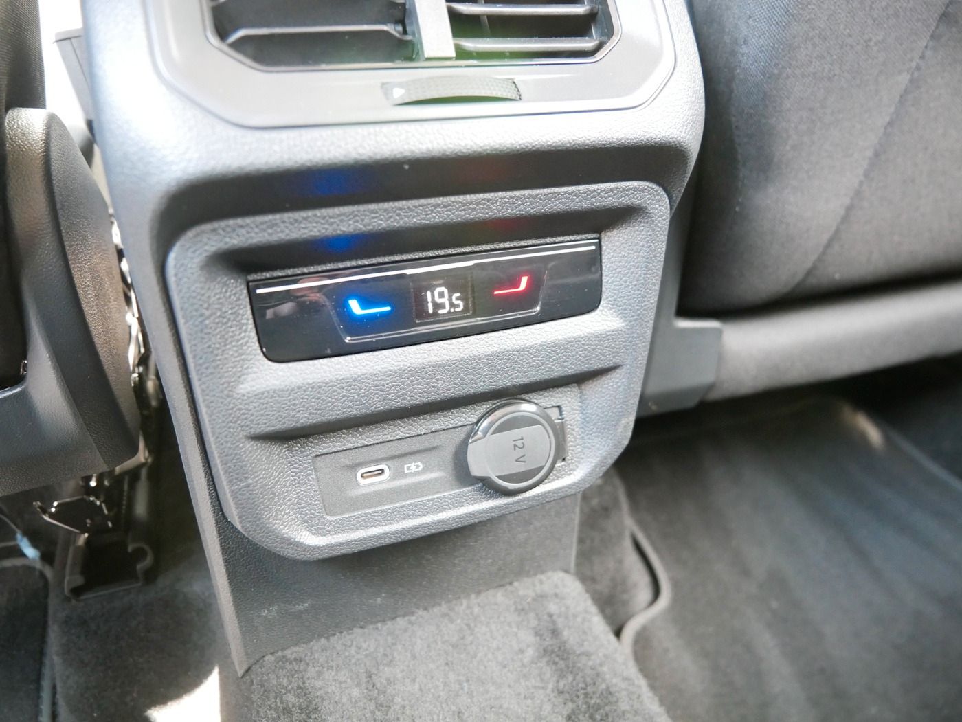 Fahrzeugabbildung Volkswagen Tiguan Allspace 1.5 TSI Life NEU53T AHK Matrix 7
