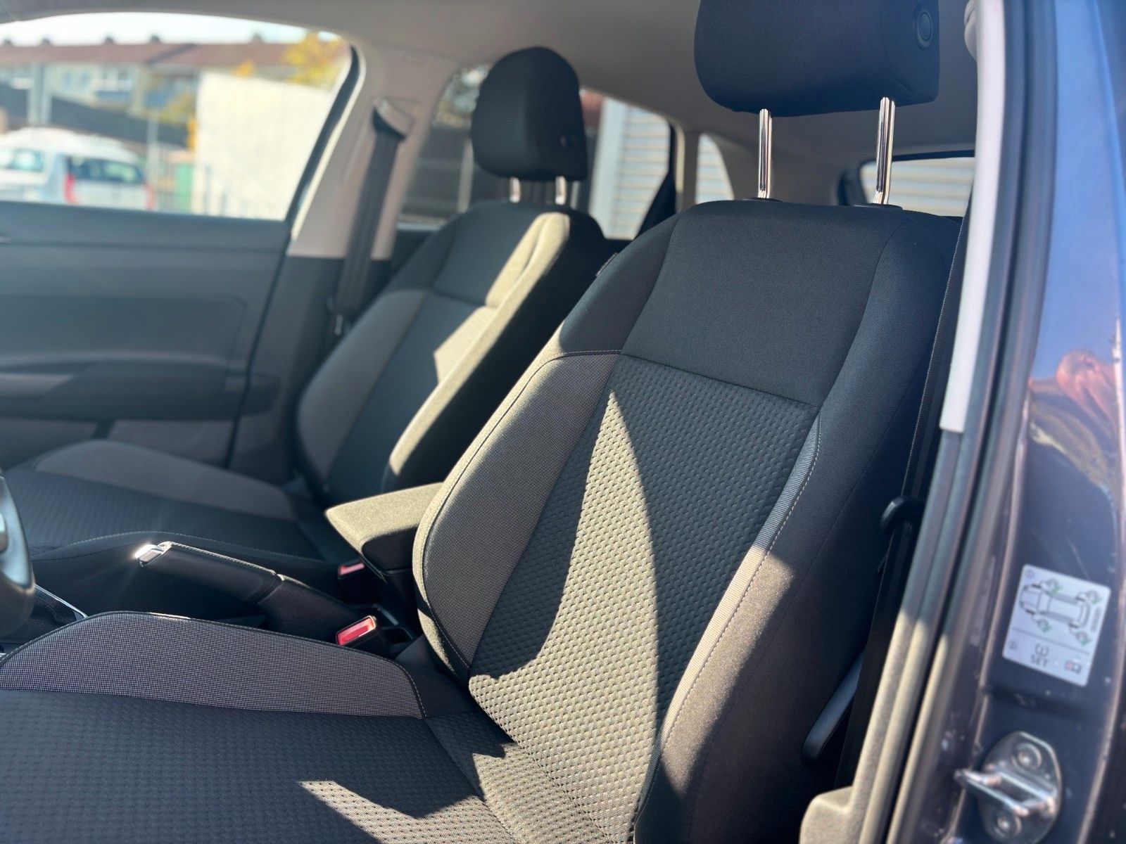 Fahrzeugabbildung Volkswagen Polo VI Life